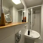 Ladenwohnung In Kreuzberg Mit Parkplatz In Einer Tiefgarage アパート ベルリン