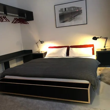 Ladenwohnung In Kreuzberg Mit Parkplatz In Einer Tiefgarage *