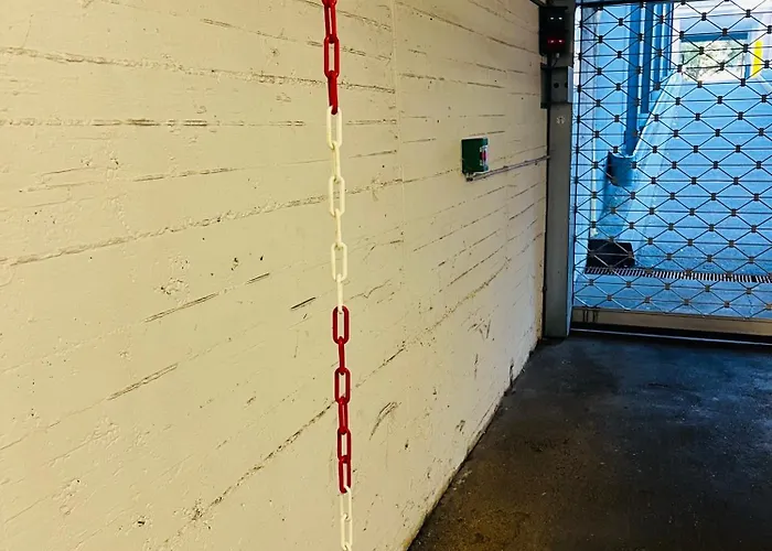 Ladenwohnung In Kreuzberg Mit Parkplatz In Einer Tiefgarage * Berlin