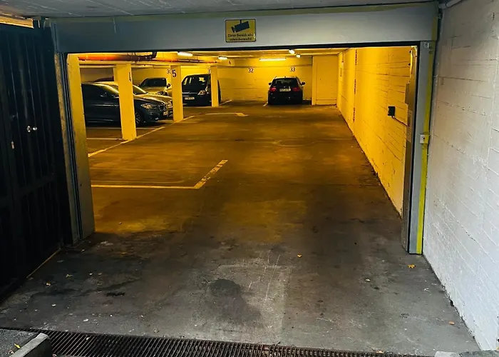 Ladenwohnung In Kreuzberg Mit Parkplatz In Einer Tiefgarage Lägenhet