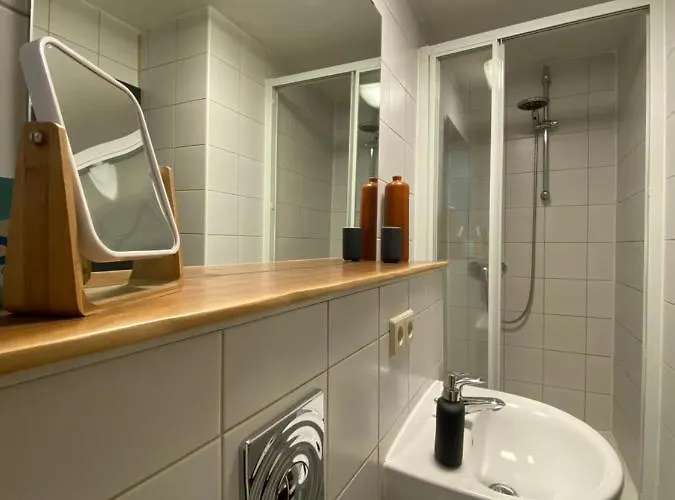 Ladenwohnung In Kreuzberg Mit Parkplatz In Einer Tiefgarage Daire Berlin