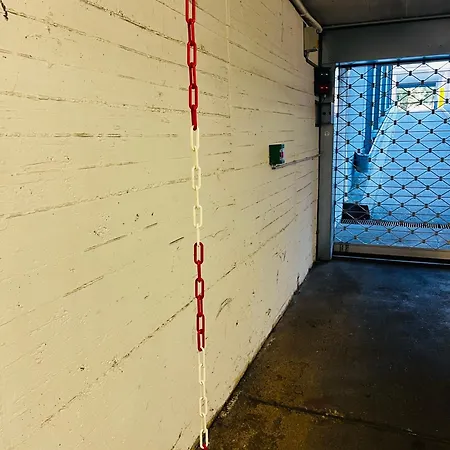 Ladenwohnung In Kreuzberg Mit Parkplatz In Einer Tiefgarage * Berlim